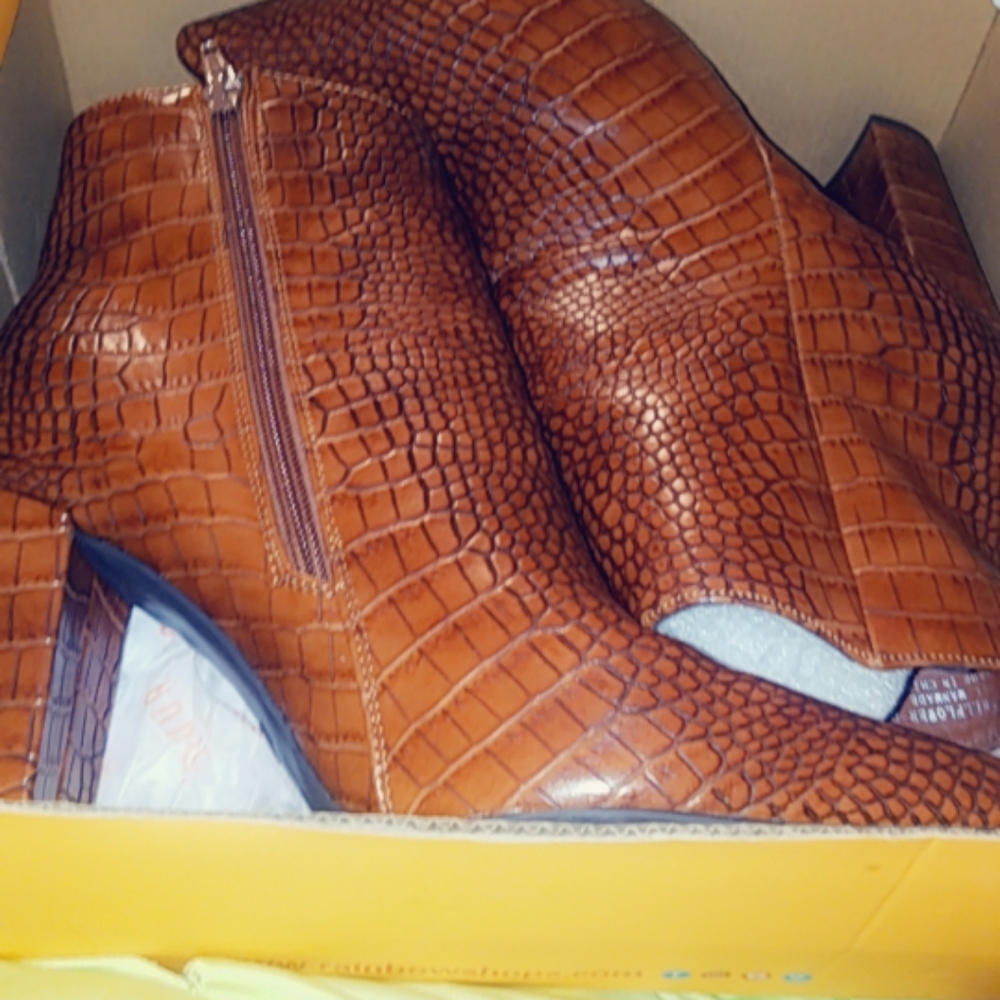 Size 10 rogue shoes